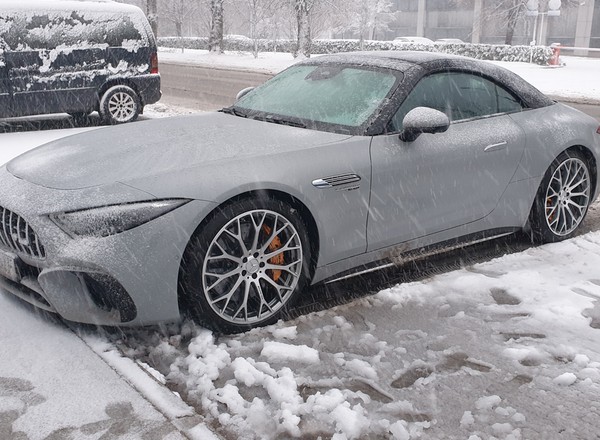 Jeździłem zimą Mercedesem-AMG SL 63 4Matic+. Piekielnie mocny powrót do korzeni