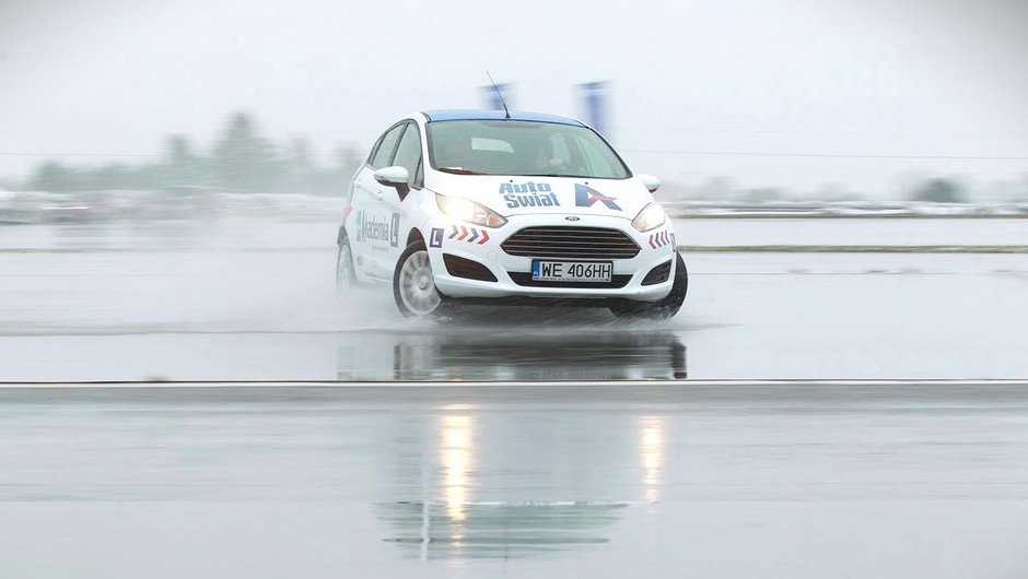 Zajęcia w ośrodku doskonalenia techniki jazdy