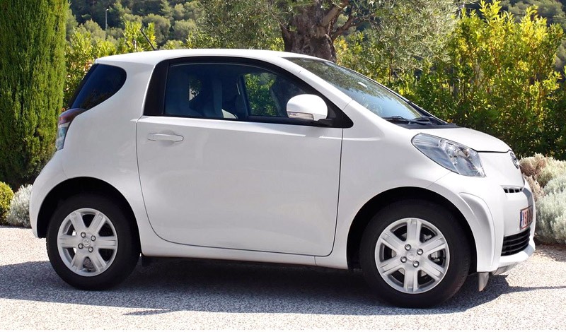 Paryż 2008: Toyota iQ – pierwsze informacje i fotografie wersji seryjnej