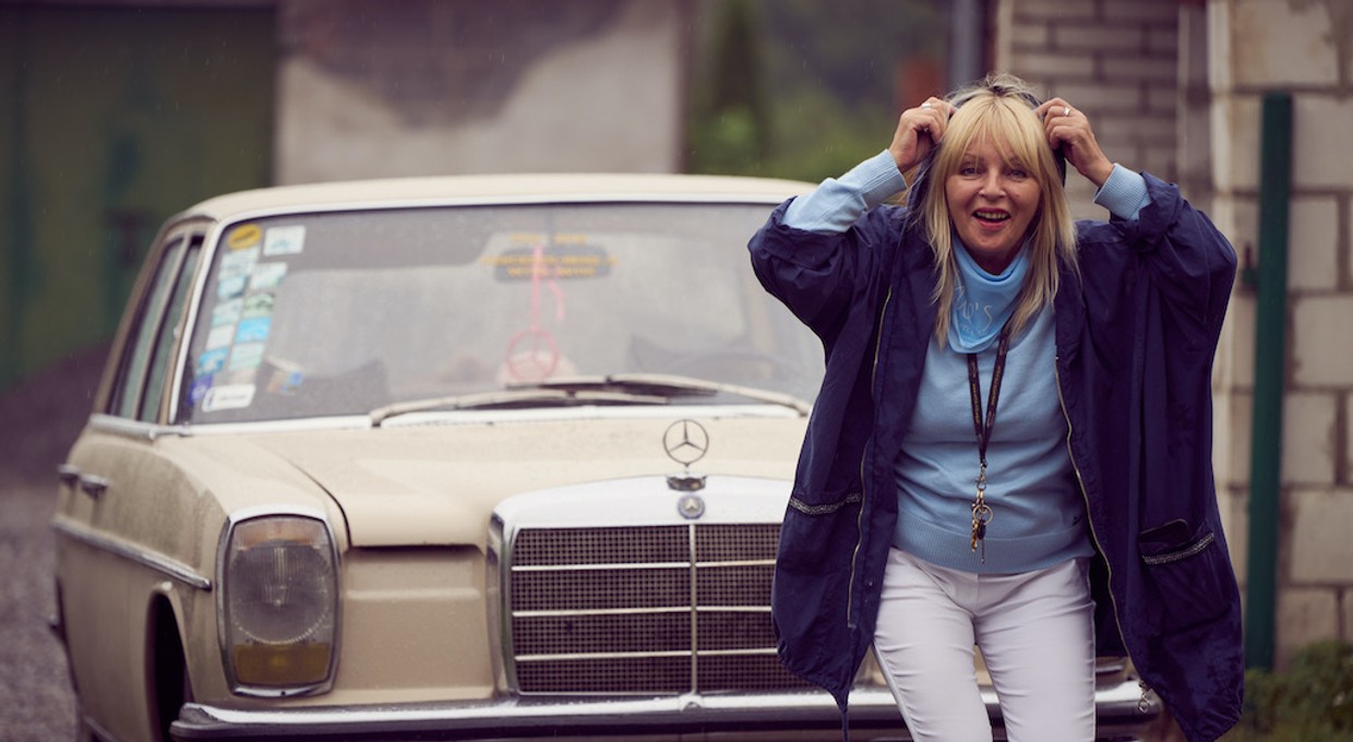 Klasyczne auta z gwiazdą na masce tylko w rękach pań. Rajd She's Mercedes