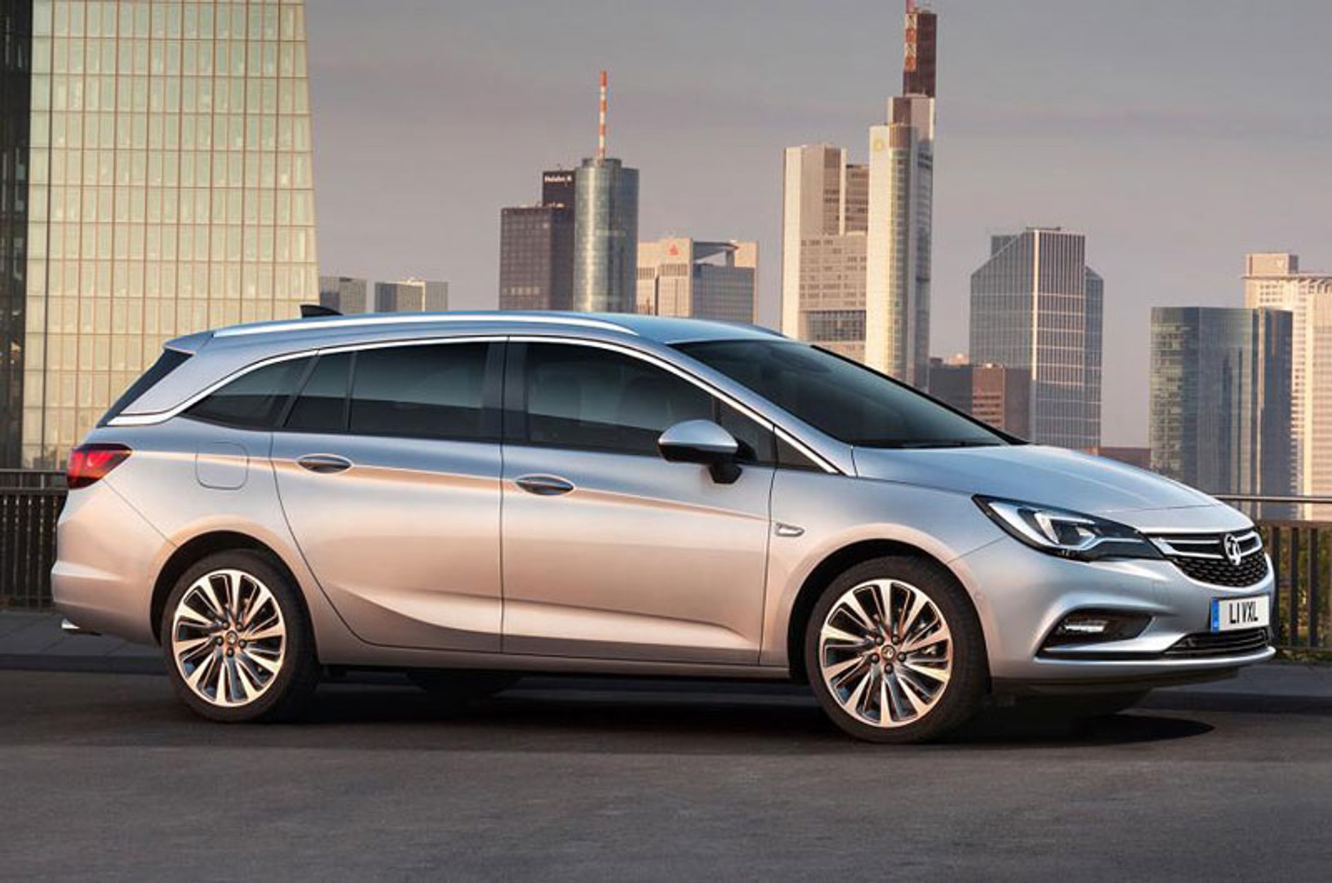 Opel Astra Sports Tourer już w produkcji
