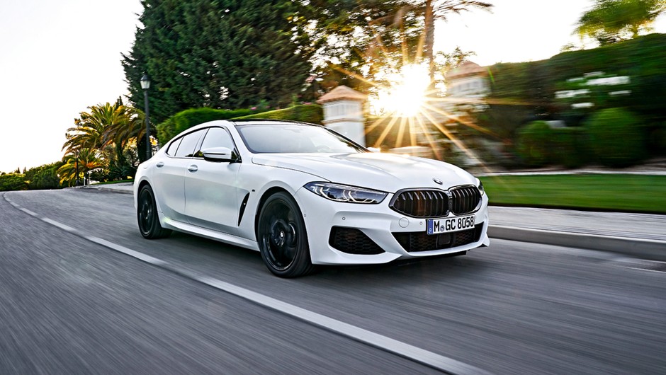 BMW serii 8 Gran Coupé ma zrównoważone proporcje: jest nie tylko o 23 cm dłuższe, lecz także o 3 cm szersze i o 6 cm wyższe od coupé