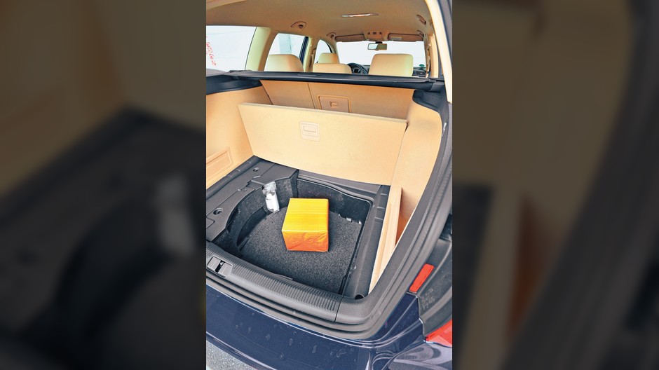 Citroen C5 kontra Ford Mondeo, Renault Laguna i VW Passat: komfort, siła  i… wydatki?