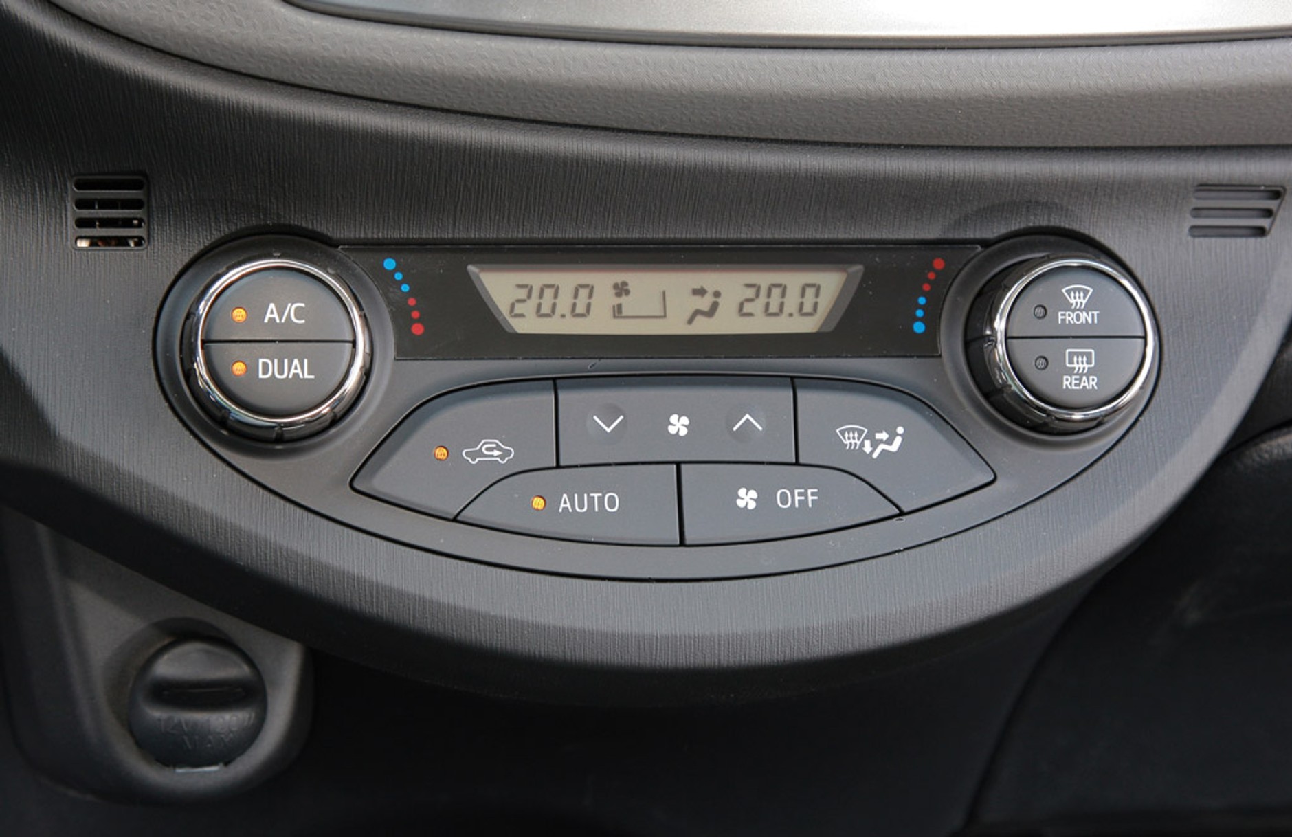 Toyota Yaris: maluch bez zbędnych wyróżników