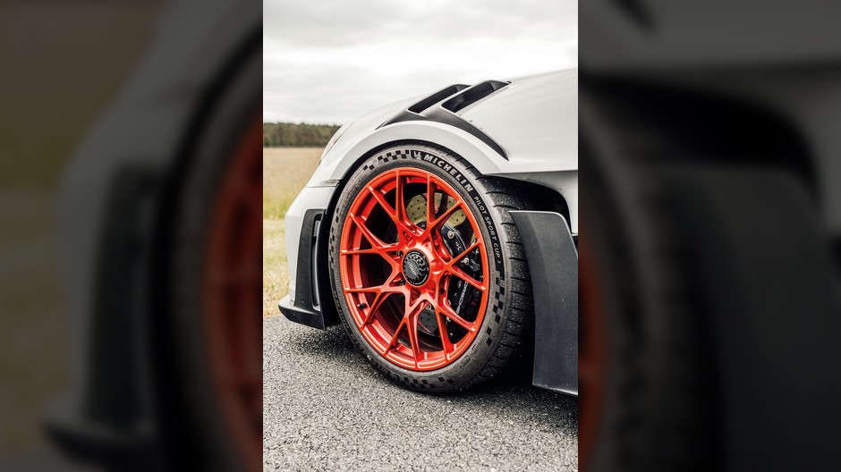 Volkswagen Garbus kontra Porsche 911 GT3 RS