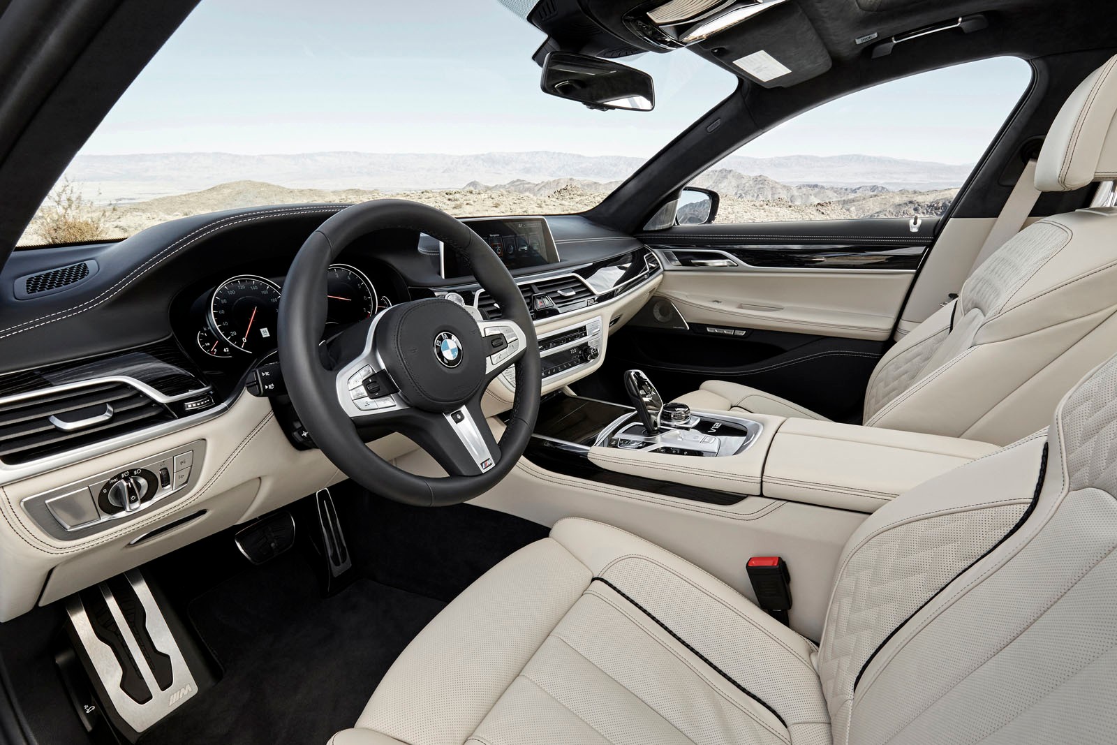 BMW M760i xDrive – nowy początek V12