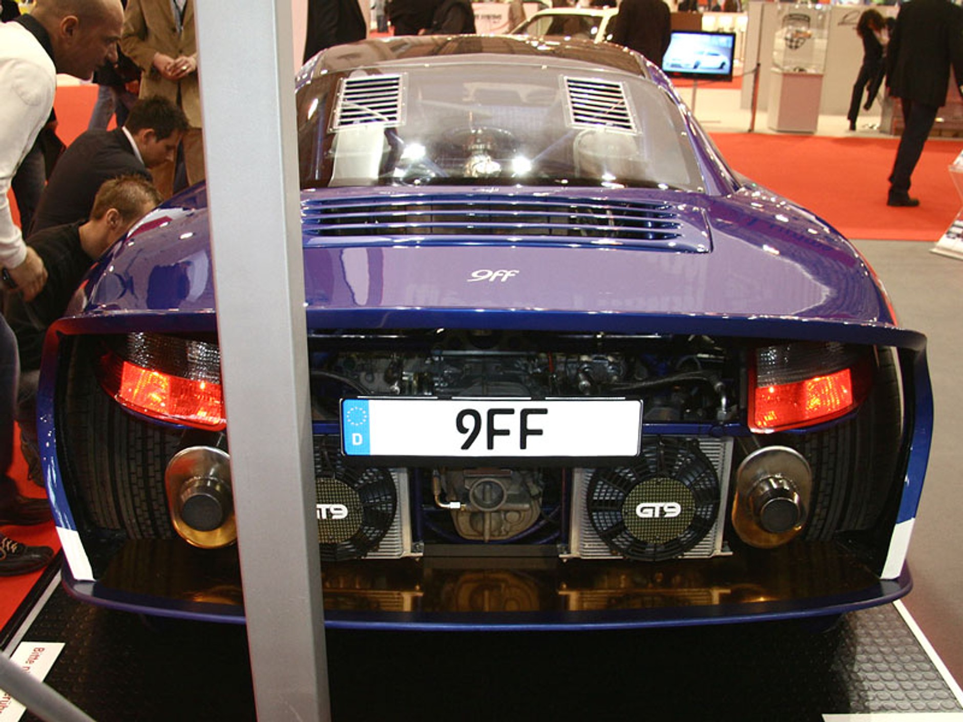 9ff GT9: podrasowane Porsche pokonało Bugatti Veyron