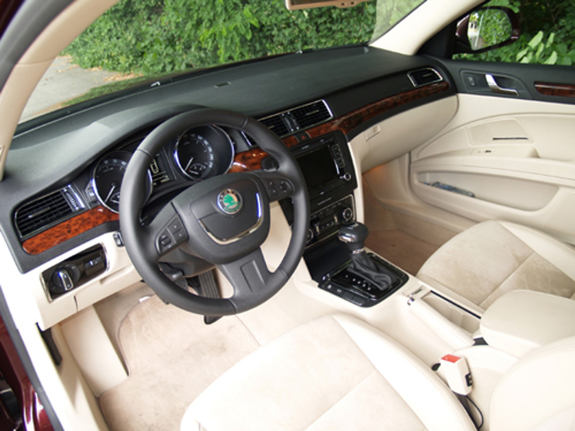 Skoda Superb 2.0 TDI DSG Platinium - Test limuzyny z pomysłem