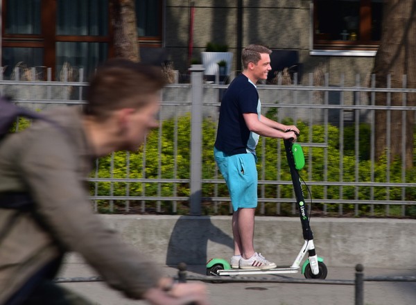 Będą mandaty za prędkość dla osób na hulajnogach