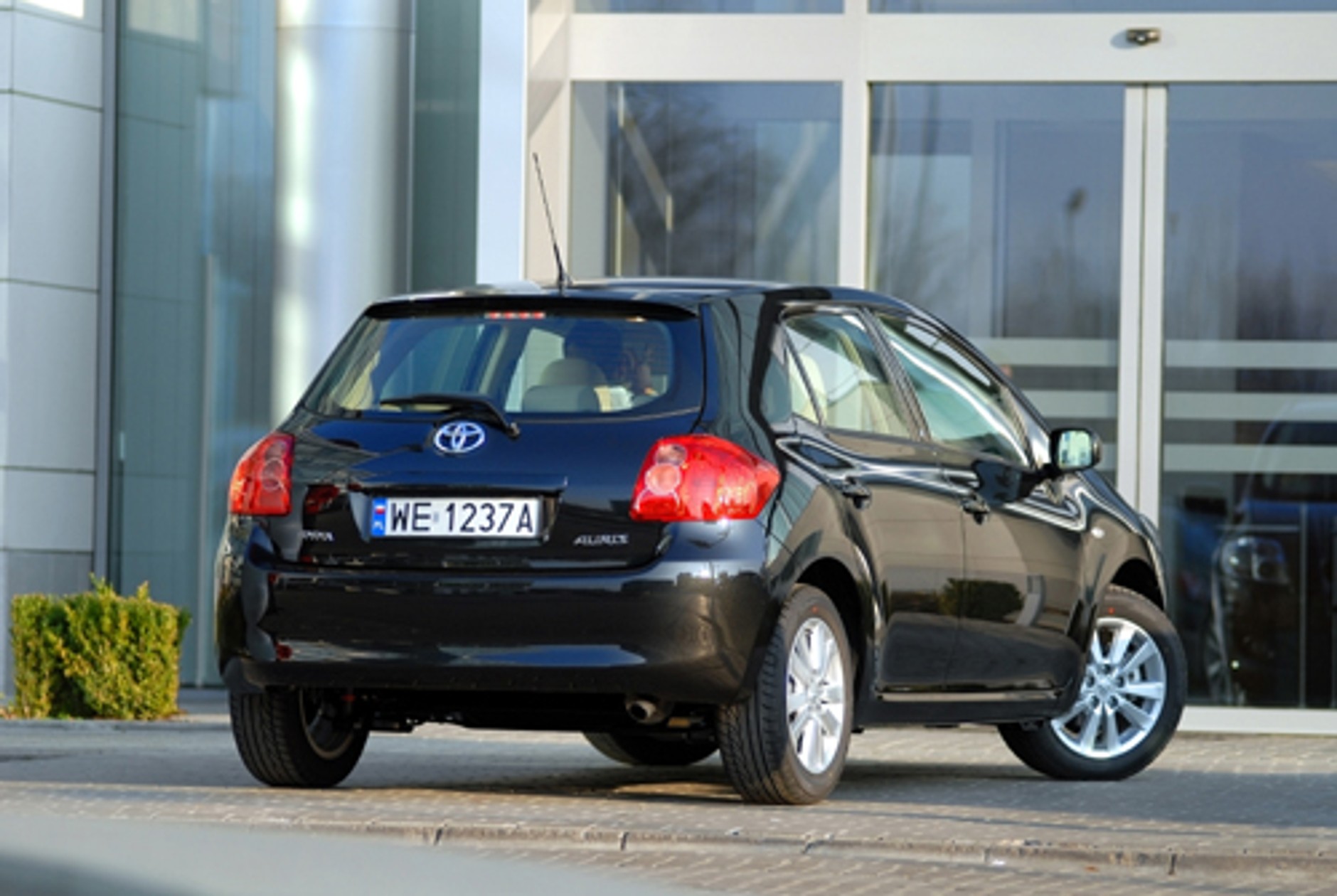 Toyota Auris 1.6 Prestige - Niewierny tradycji