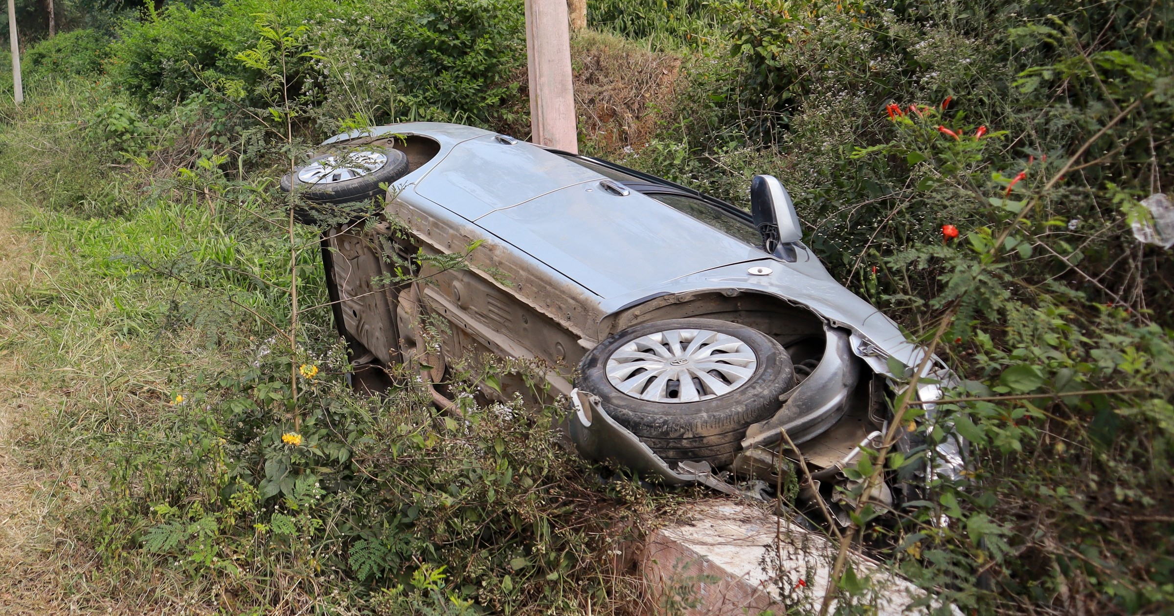 Efekty prób uniknięcia kolizji bywają gorsze od skutków ewentualnej kolizji – szczególnie w dwóch przypadkach warto o tym pamiętać. 