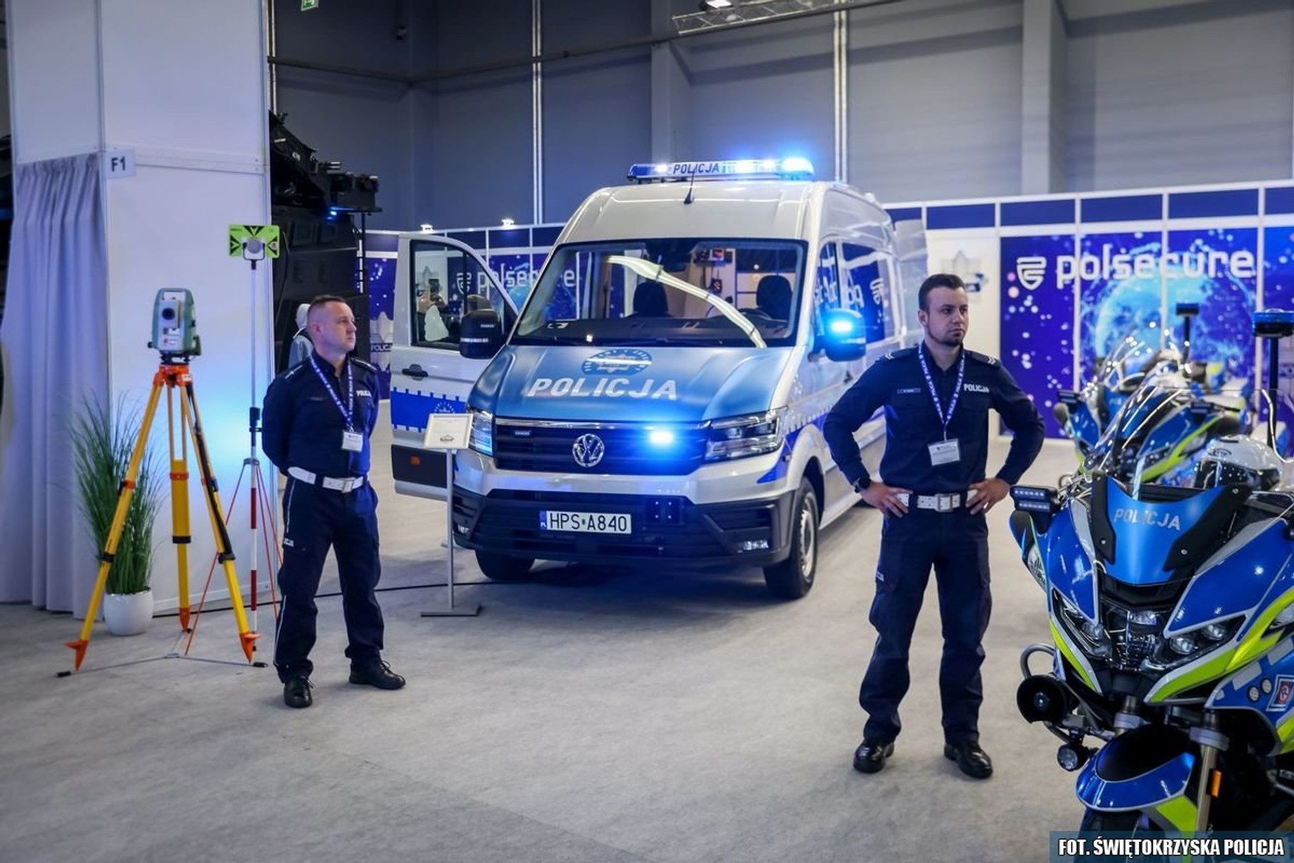 To jedna z niewielu okazji, żeby bez przykrych konsekwencji zobaczyć z bliska policyjny sprzęt