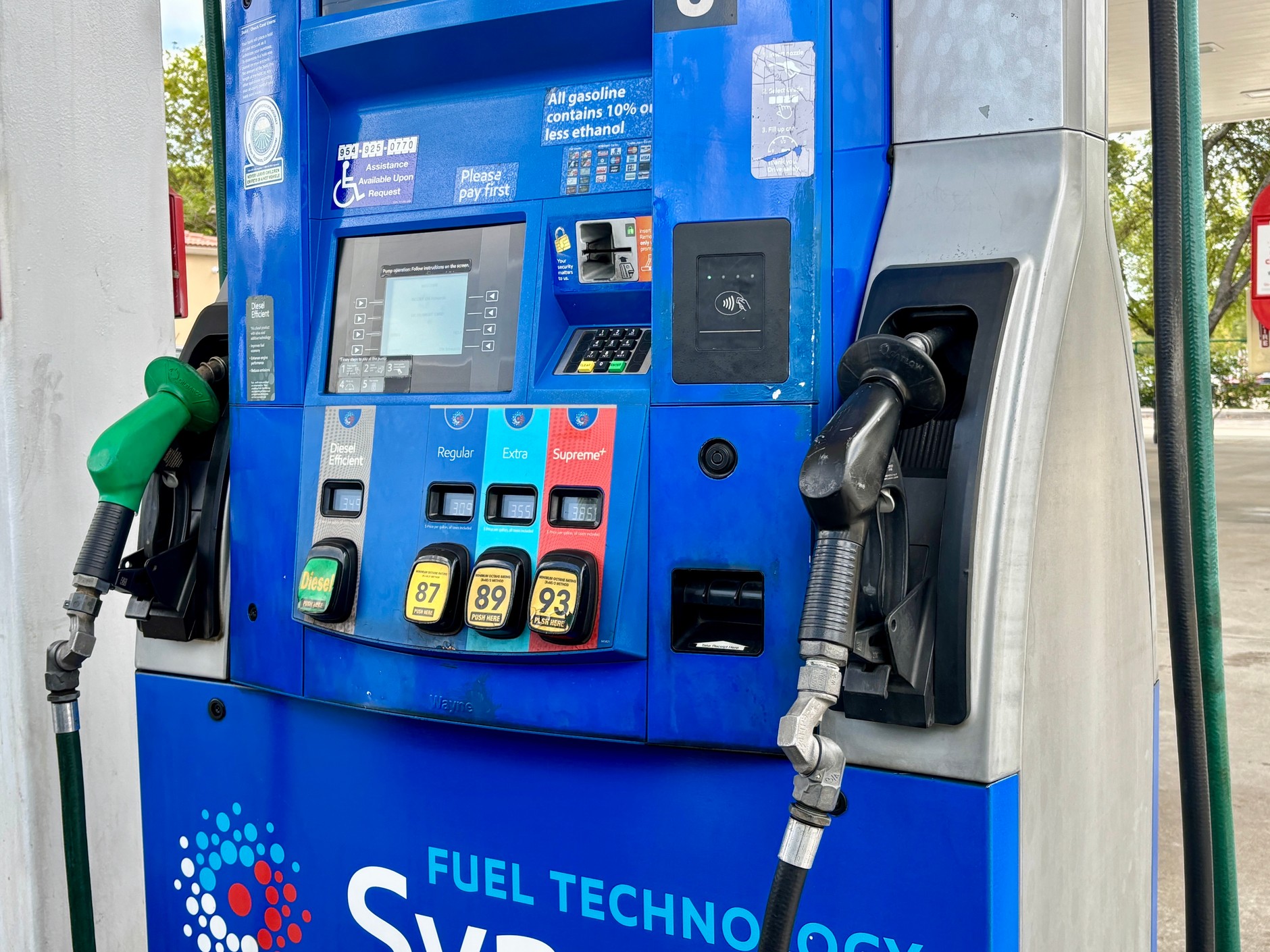 Dystrybutor na stacji paliw na Florydzie