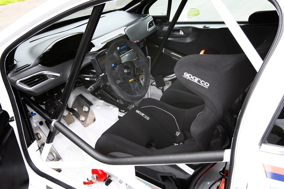 Bryan Bouffier i Peugeot 208 R2 w Rajdzie Polski 2012