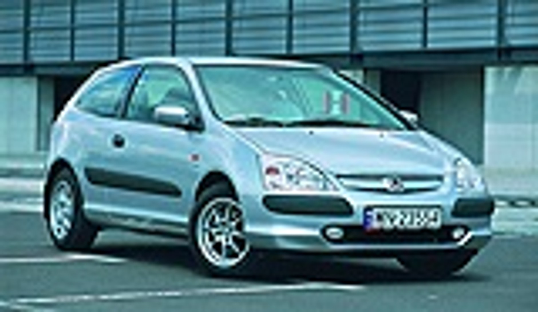 Nieco szybsze kompakty