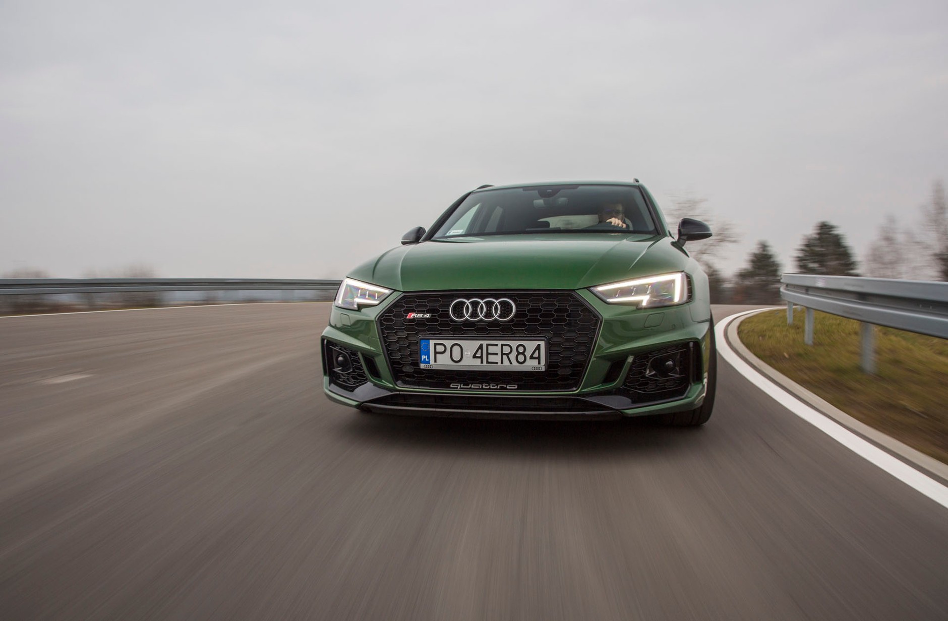 Audi RS4 Avant - kombi z ogniem w ...