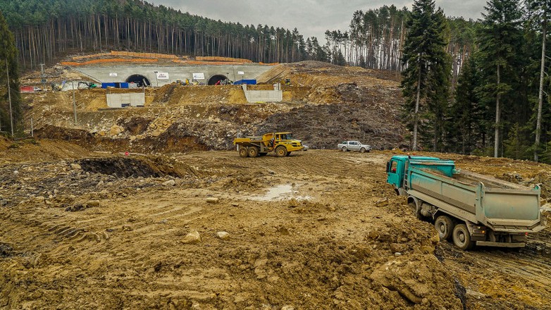 Droga S1. Rozpoczęto drążenie tuneli pod Baranią Górą