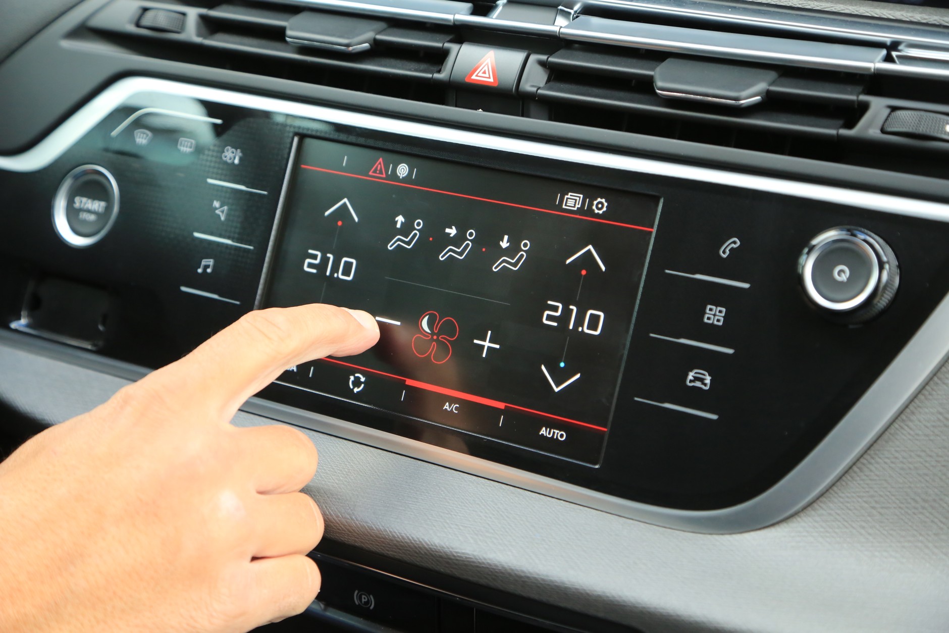 Wyłączenie start-stopu wymaga przejścia przez skomplikowane menu komputera pokładowego