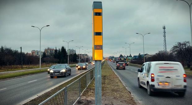 Od dziesięciu miesięcy tysiące kierowców już zostało złapanych. Fotoradar zarobił już 2 mln zł