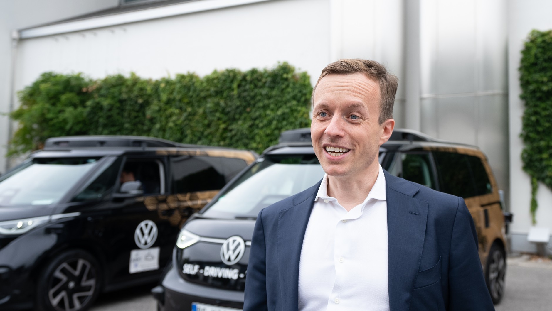 Sacha Meyer, CEO firmy MOIA jest przekonany, Autonomiczny Volkswagen ID. Buzz nie odbierze pracy kierowcom.