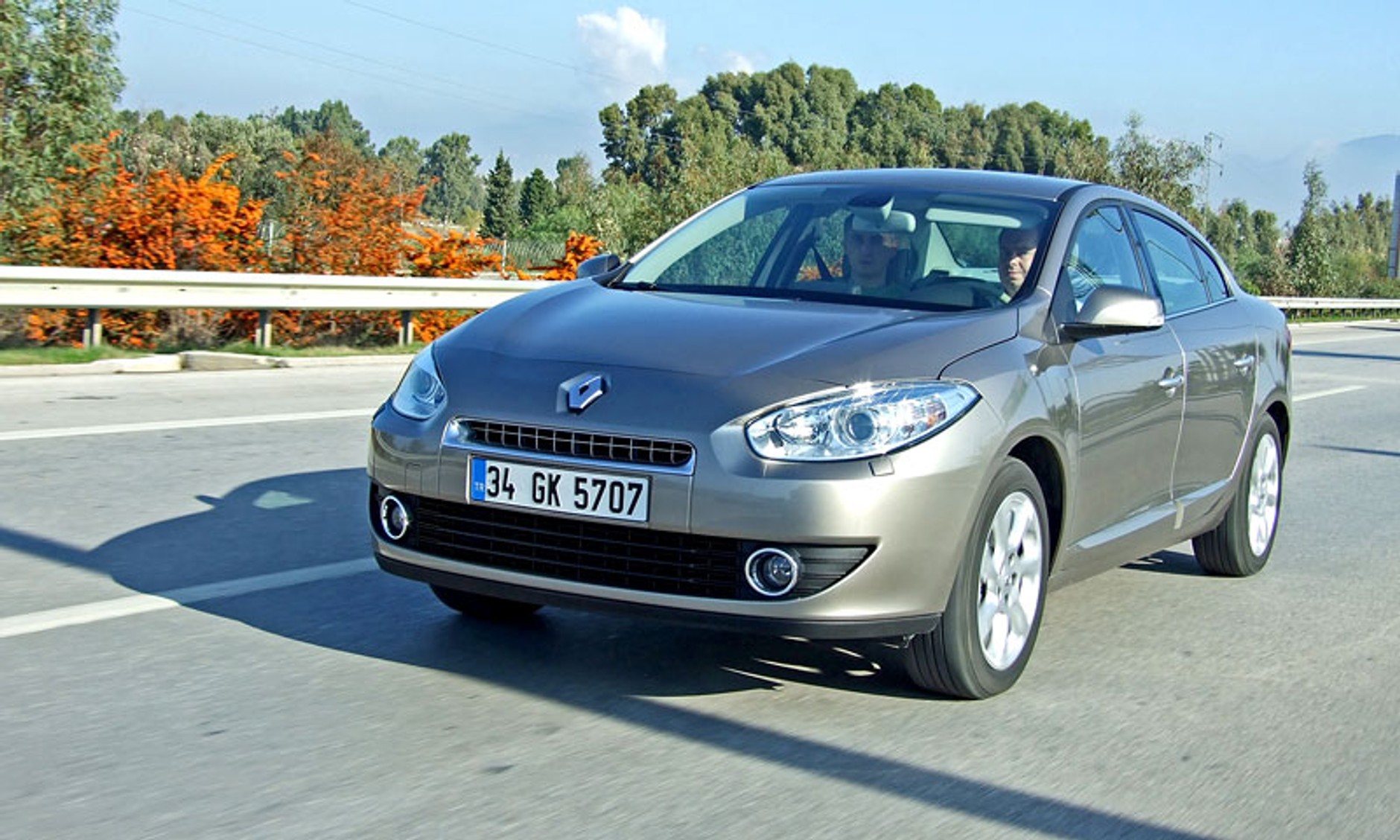 Renault Fluence: nowy sedan z pogranicza segmentu C i klasy średniej