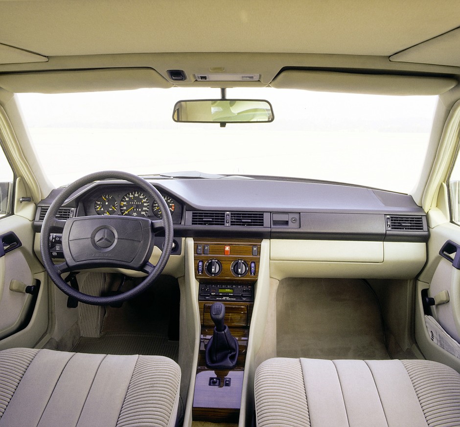 Mercedes W124 ma 35 lat