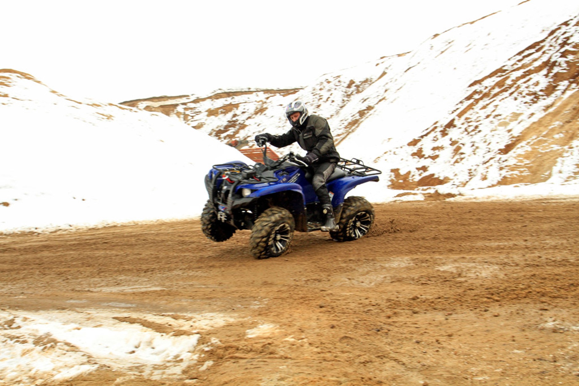 Yamaha Grizzly kontra Volkswagen Crafter: niepokonani