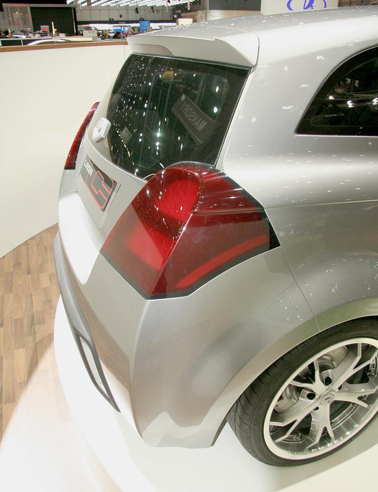 Genewa 2007: studyjna Łada C