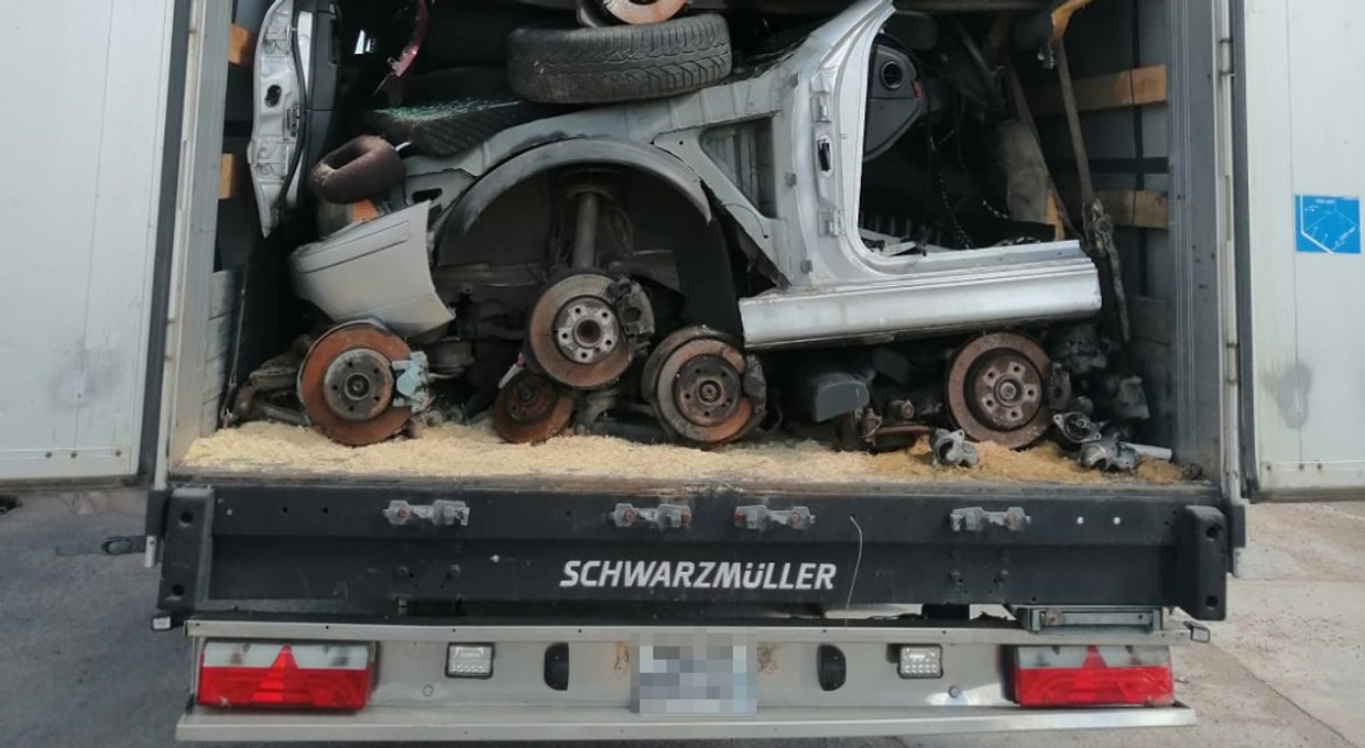 ITD zatrzymała uzbeckiego TIR-a. Naczepa była pełna niespodzianek