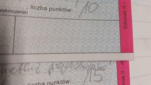 24-latek złamał kilka przepisów w ciągu minuty. Policja "wręczyła" mu 33 pkt karne