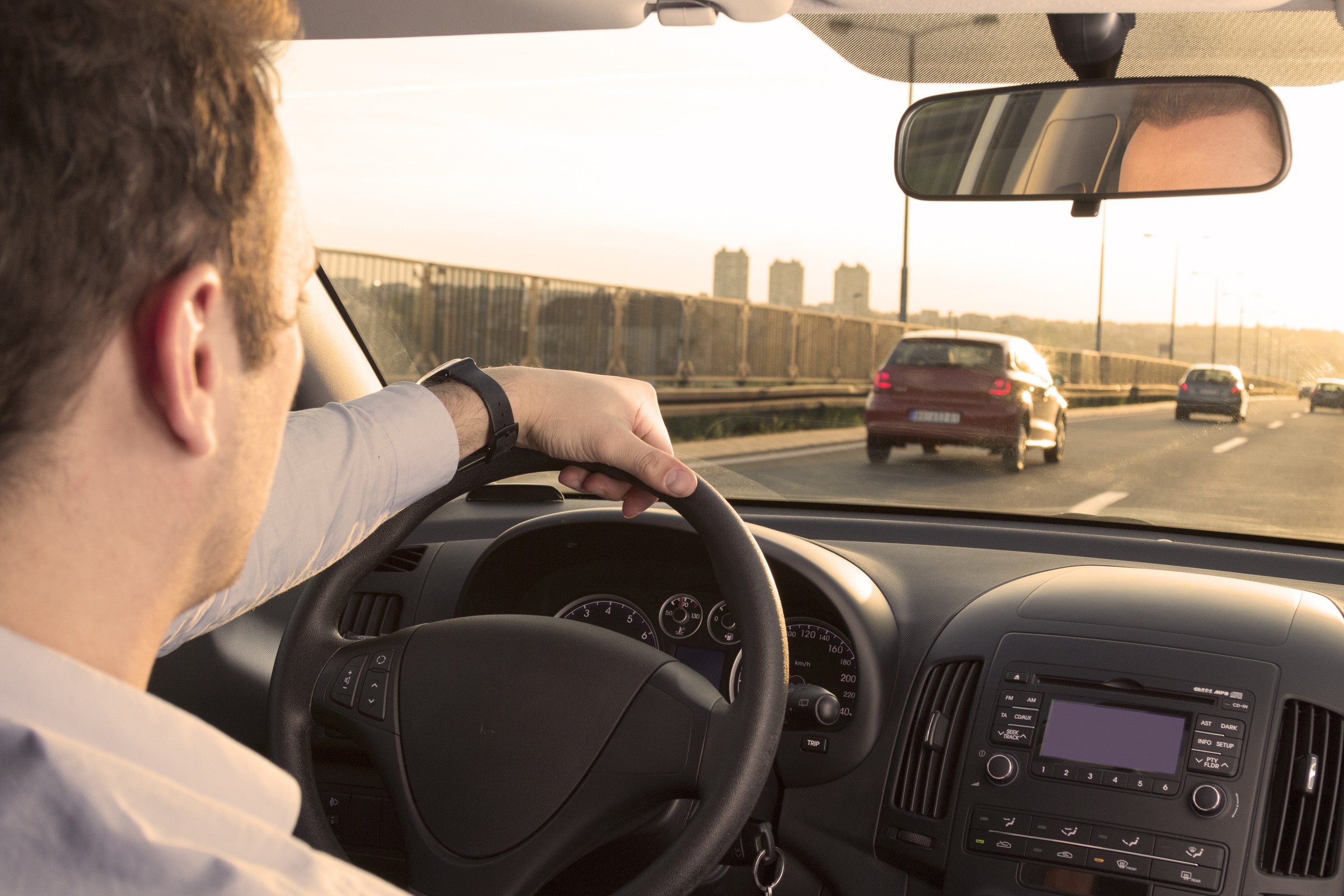 Czesi zablokują kierowcom aplikacje w telefonach. Testują nowy system