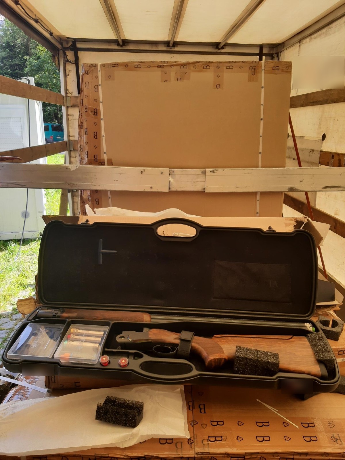 Bus pełen broni zatrzymany w Niemczech. Miał polskie tablice