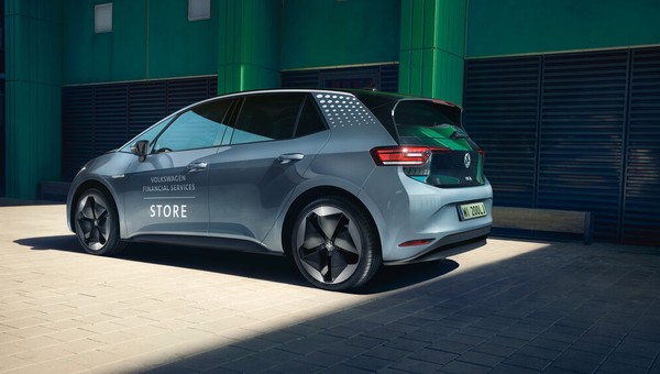 Nie trzeba nowego, by jeździć nowocześnie. Rynek wtórny nabiera elektrycznej mocy