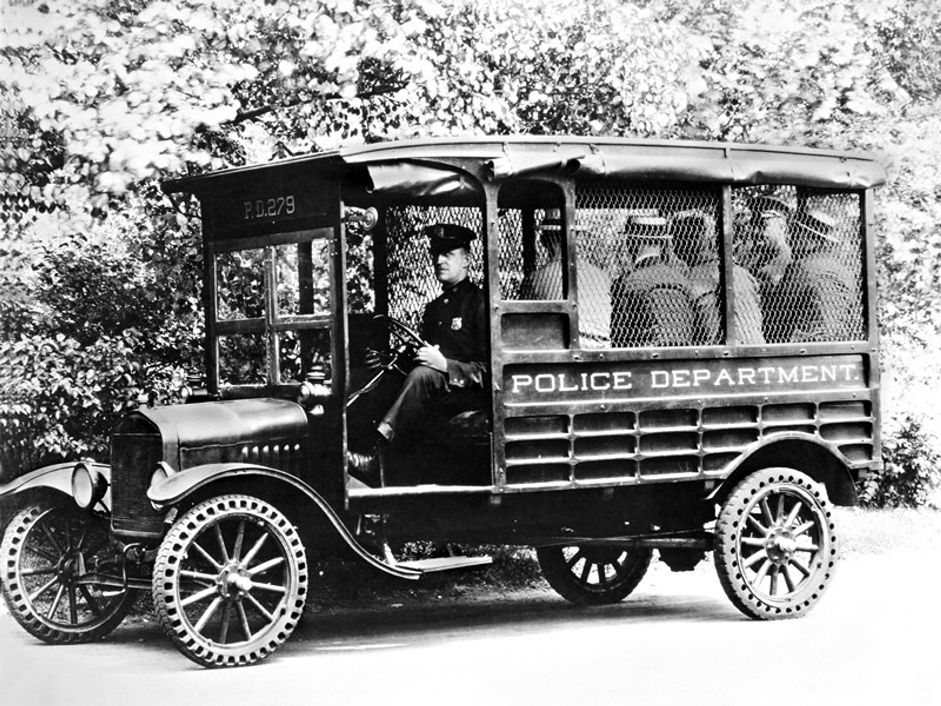 Ford Model T ma sto lat, na zlot przyjechało 750 (fotogaleria)