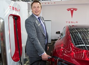Elektryczna Tesla 3 z FSO. Elon Musk zainwestuje w Polsce
