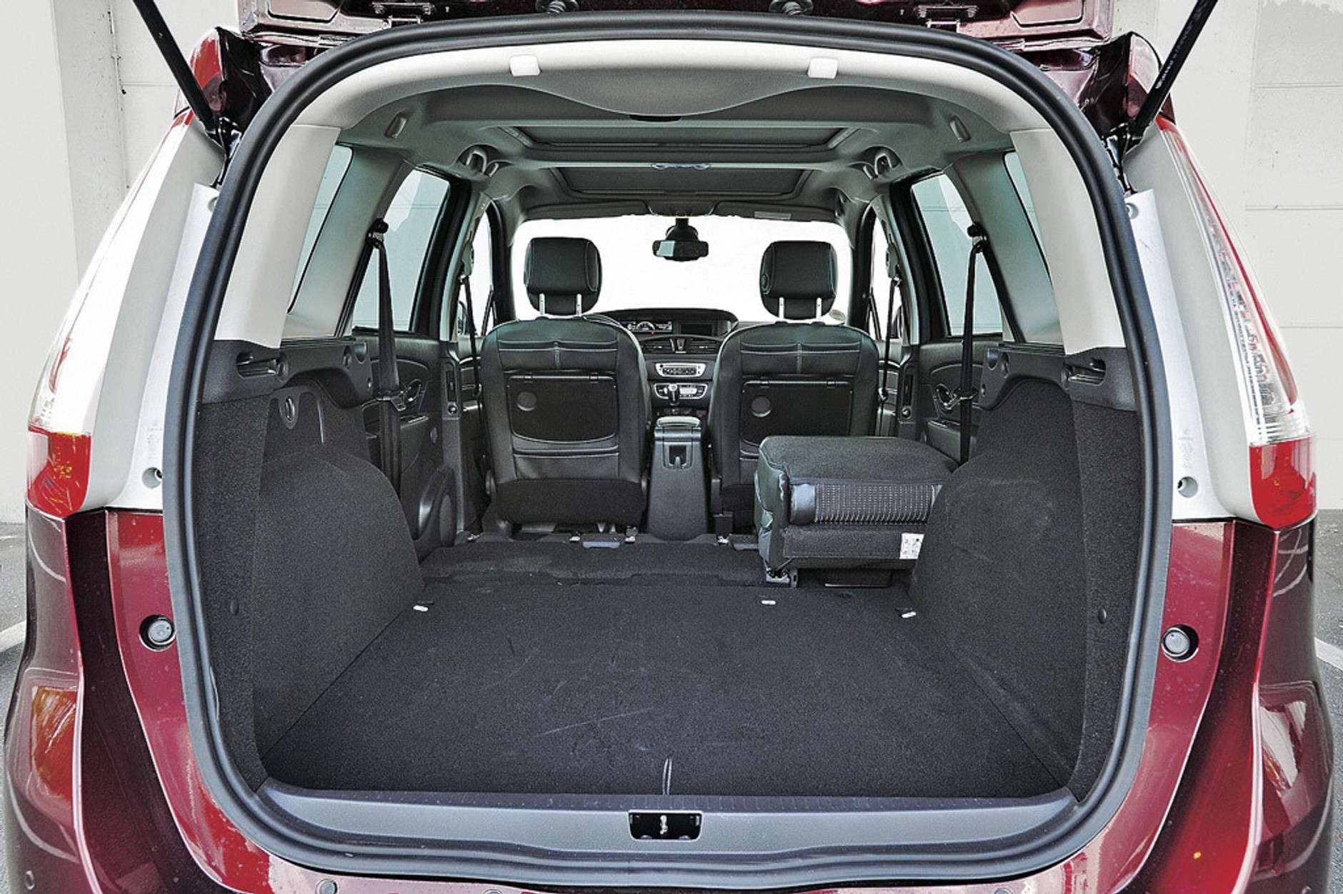 Renault Grand Scenic kontra Ford Grand C-Max, Opel Zafira i Volkswagen Touran