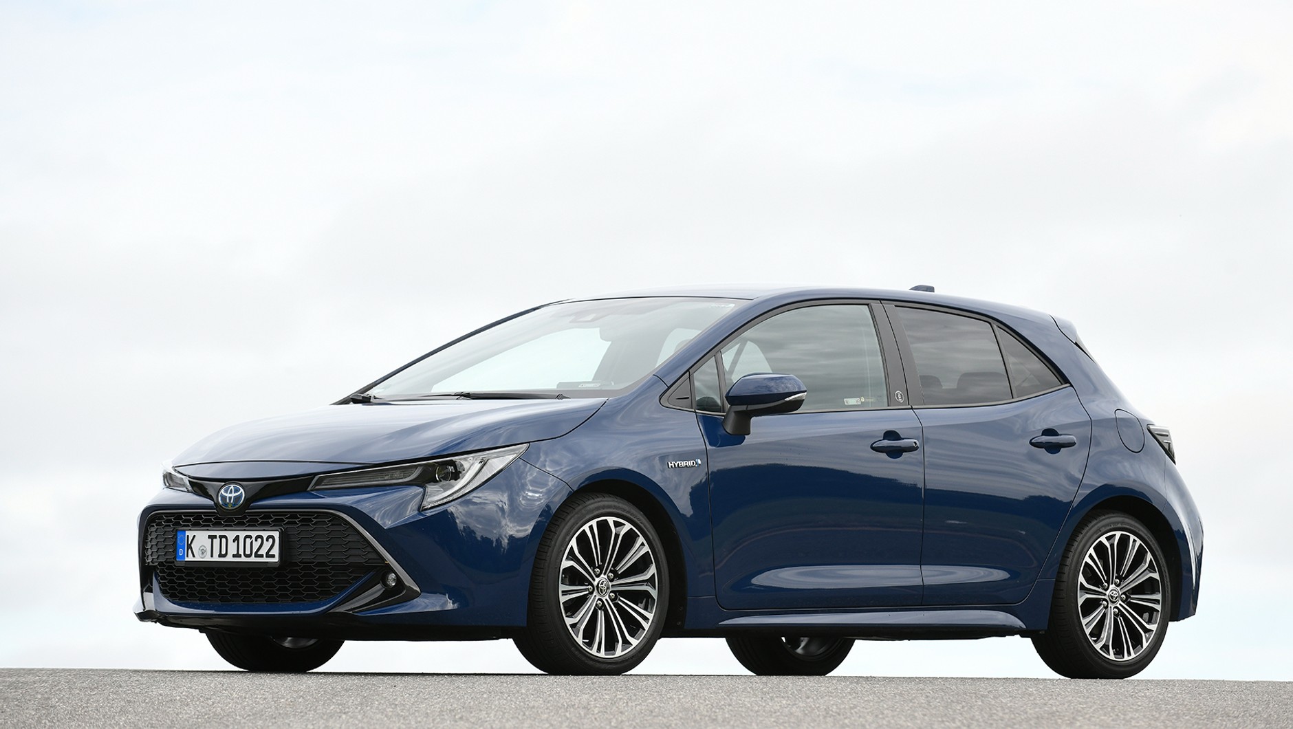 Zwycięzca rankingu Toyota Corolla (12 generacji od 1966 r.) jest bestsellerem wszech czasów sprzedanym na całym świecie w 47,5 mln egzemplarzy
