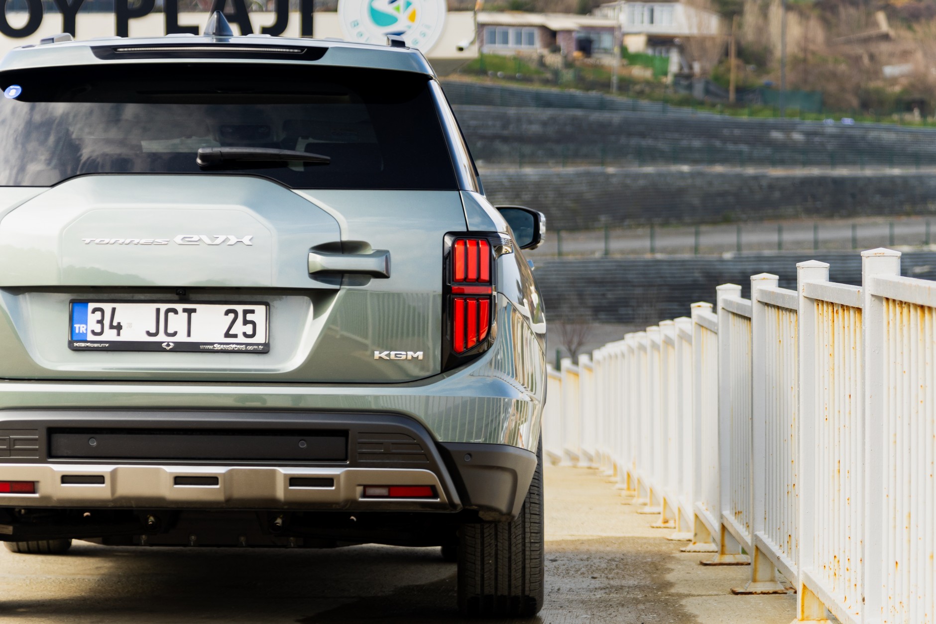 SsangYong Torres EVX