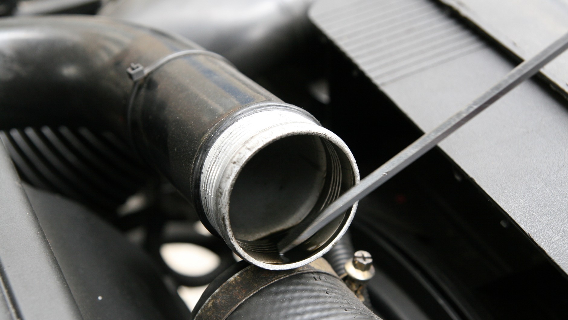 Olej w dolocie i intercoolerze źle świadczy o kondycji turbosprężarki