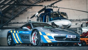 Czeska policja skonfiskowała Ferrari. Teraz to ich pościgowy radiowóz