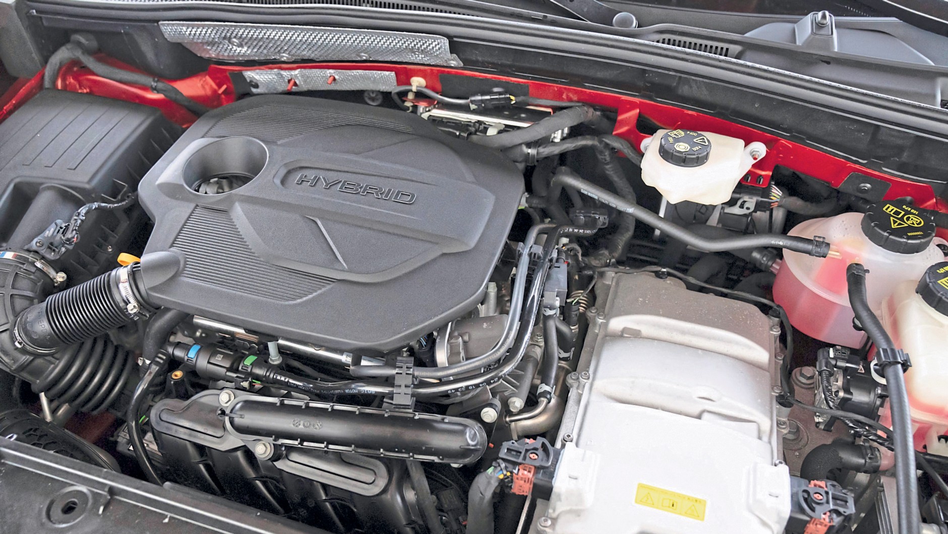 Pojedynek niedrogich SUVów: Dacia i MG