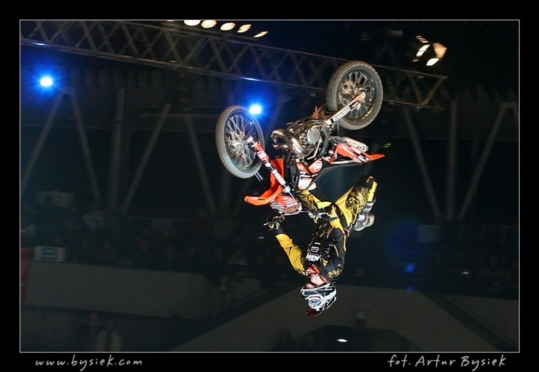 DIVERSE Night of the Jumps - fotografował Artur Bysiek