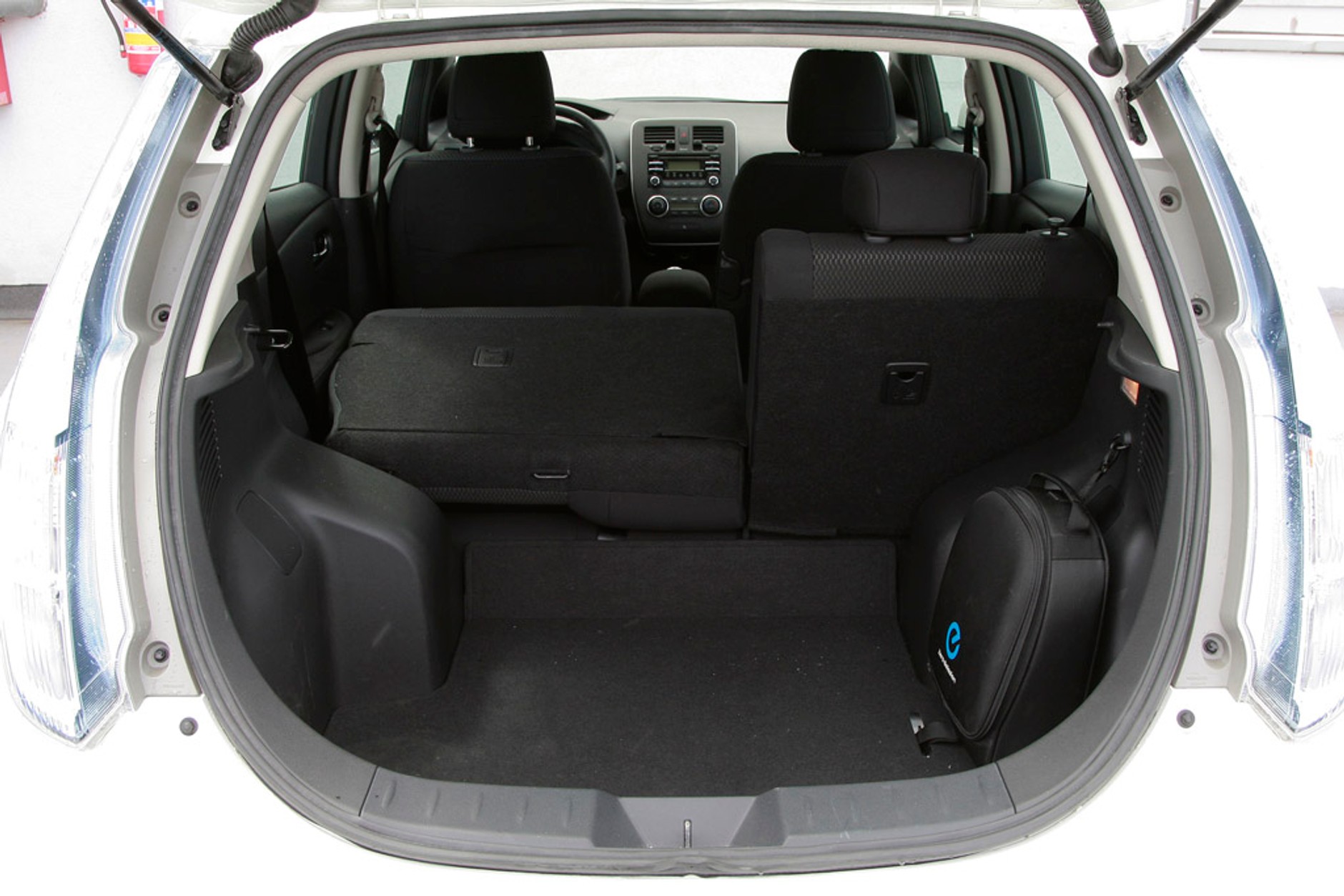 Test Nissana Leafa: jazda od gniazdka do gniazdka