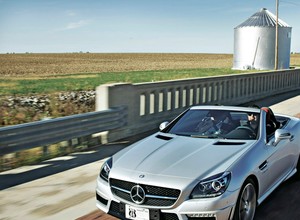 Mercedes SLK 55 AMG: roadster z „V8-ką”: do lansu i oszczędzania