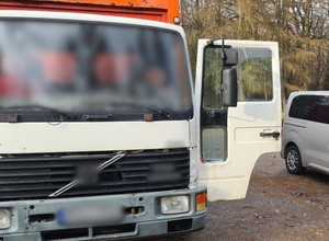 Inspektorzy ITD zwrócili uwagę na ciężarówkę, ale zaskoczyło ich coś innego. Musiała przyjechać policja