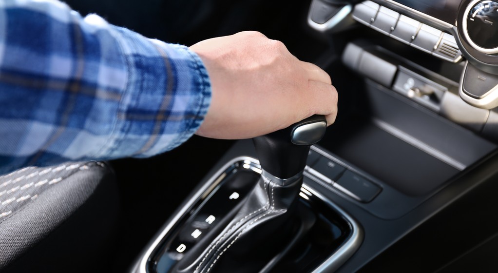 Funkcja hamulca auto hold znajduje się nie tylko w samochodach z automatyczną skrzynią biegów