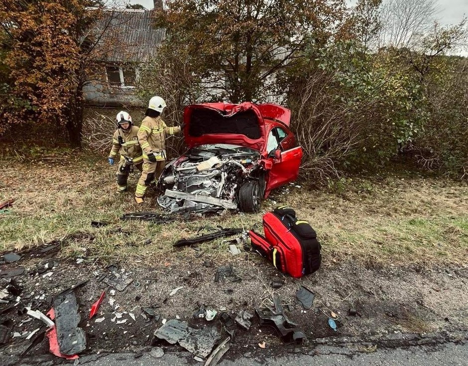 Kierowca passata zderzył się z mercedesem. Prokurator: "usiłowanie zabójstwa"