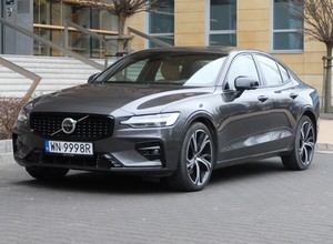 Bez szaleństw, ale pewnie, oszczędnie i komfortowo. Testujemy Volvo S60 po liftingu
