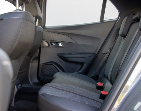 Peugeot e-2008