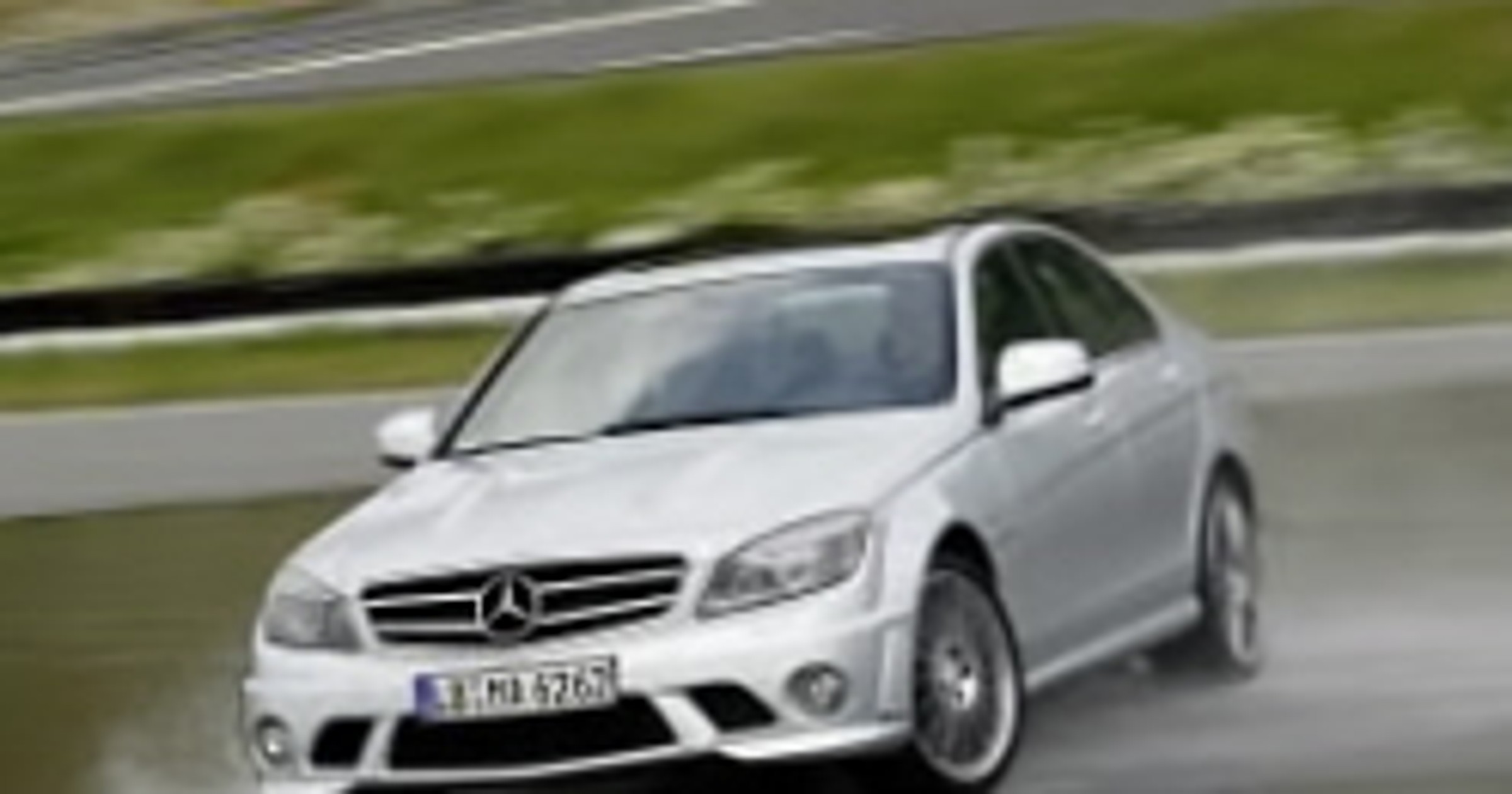 Mercedes: Szkoła Jazdy AMG - maksimum bezpieczeństwa i przyjemności